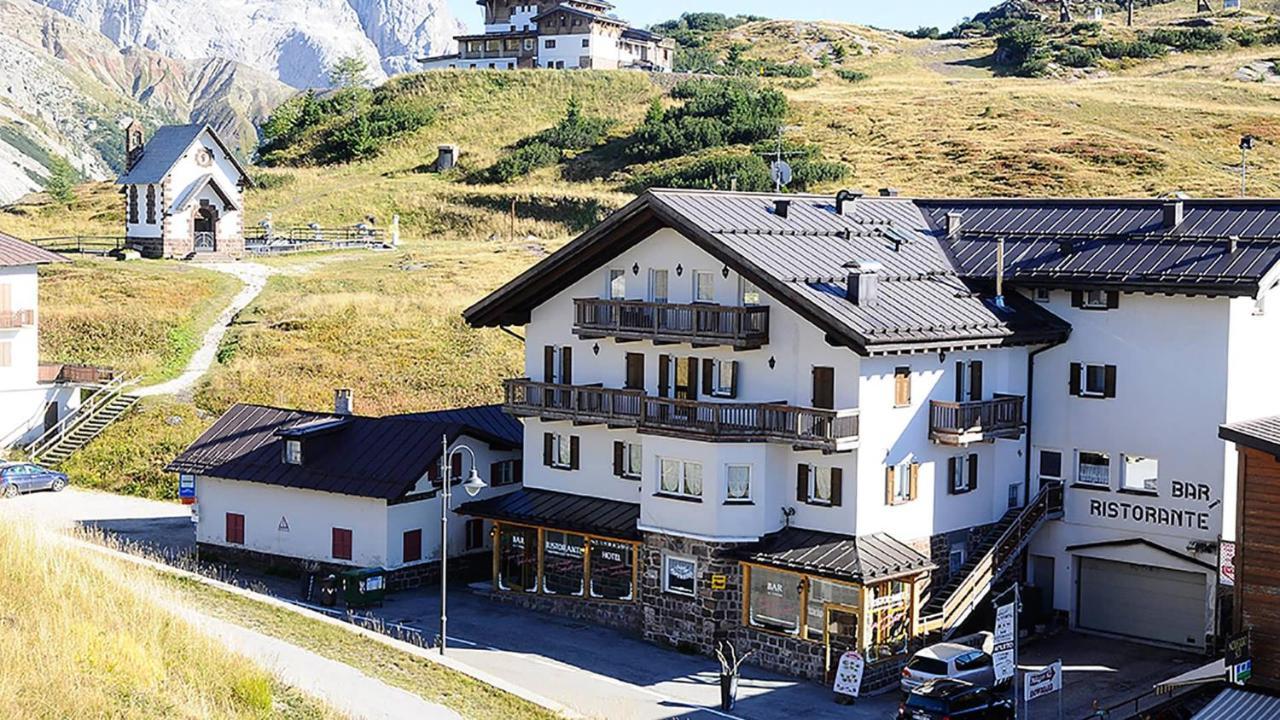 Hotel Alpenrose Пассо-Ролле Екстер'єр фото