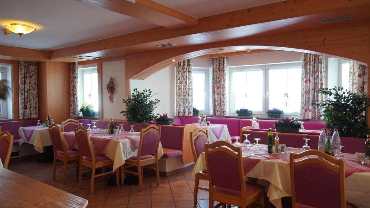 Hotel Alpenrose Пассо-Ролле Екстер'єр фото